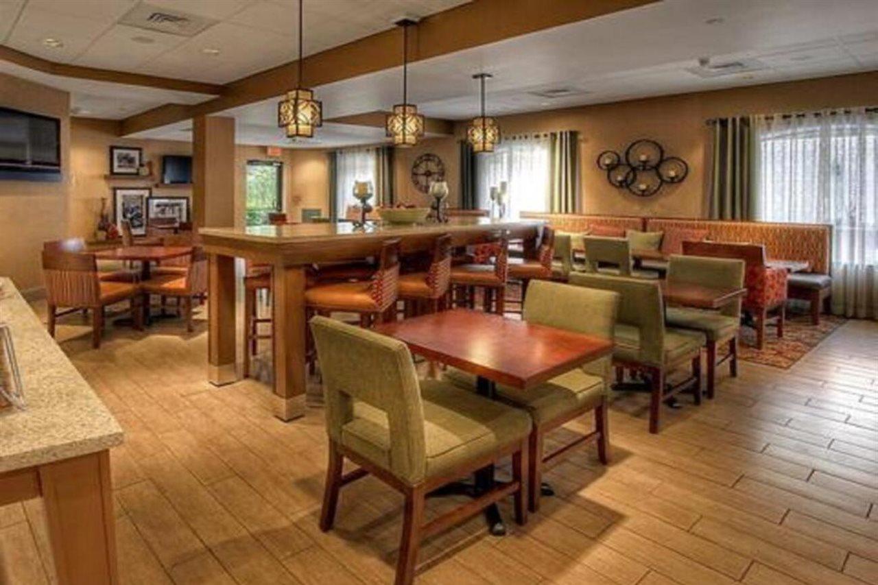 Hampton Inn Johnstown Geistown Exteriör bild