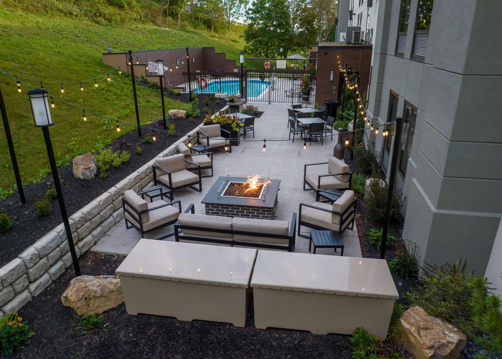 Hampton Inn Johnstown Geistown Exteriör bild